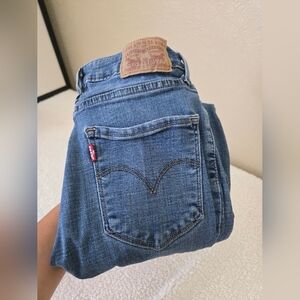 Levi's Blue Denim Jeans with Classic Twill Weave